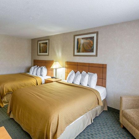 Quality Inn At Collins Road - Cedar Rapids Exterior foto