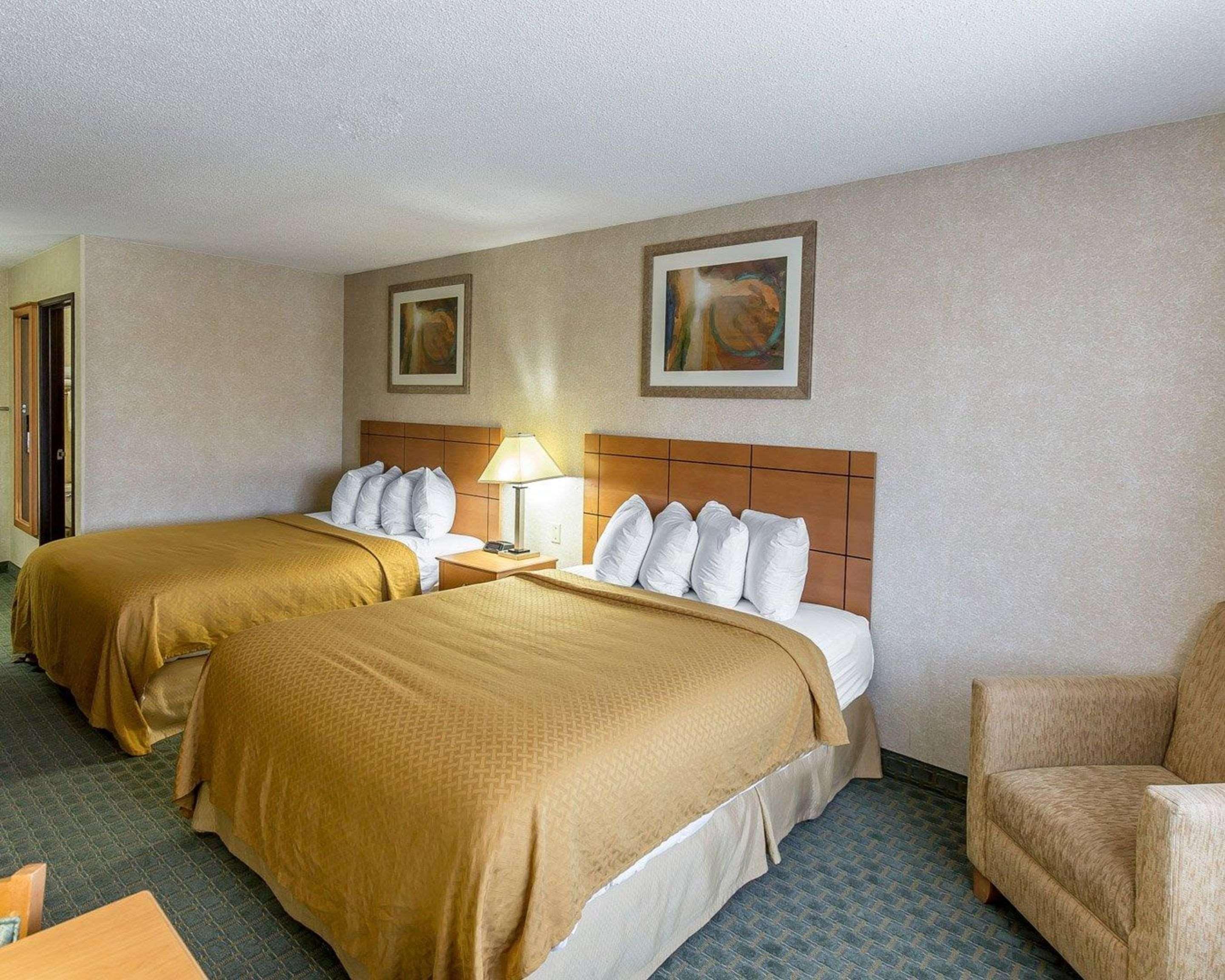 Quality Inn At Collins Road - Cedar Rapids Exterior foto