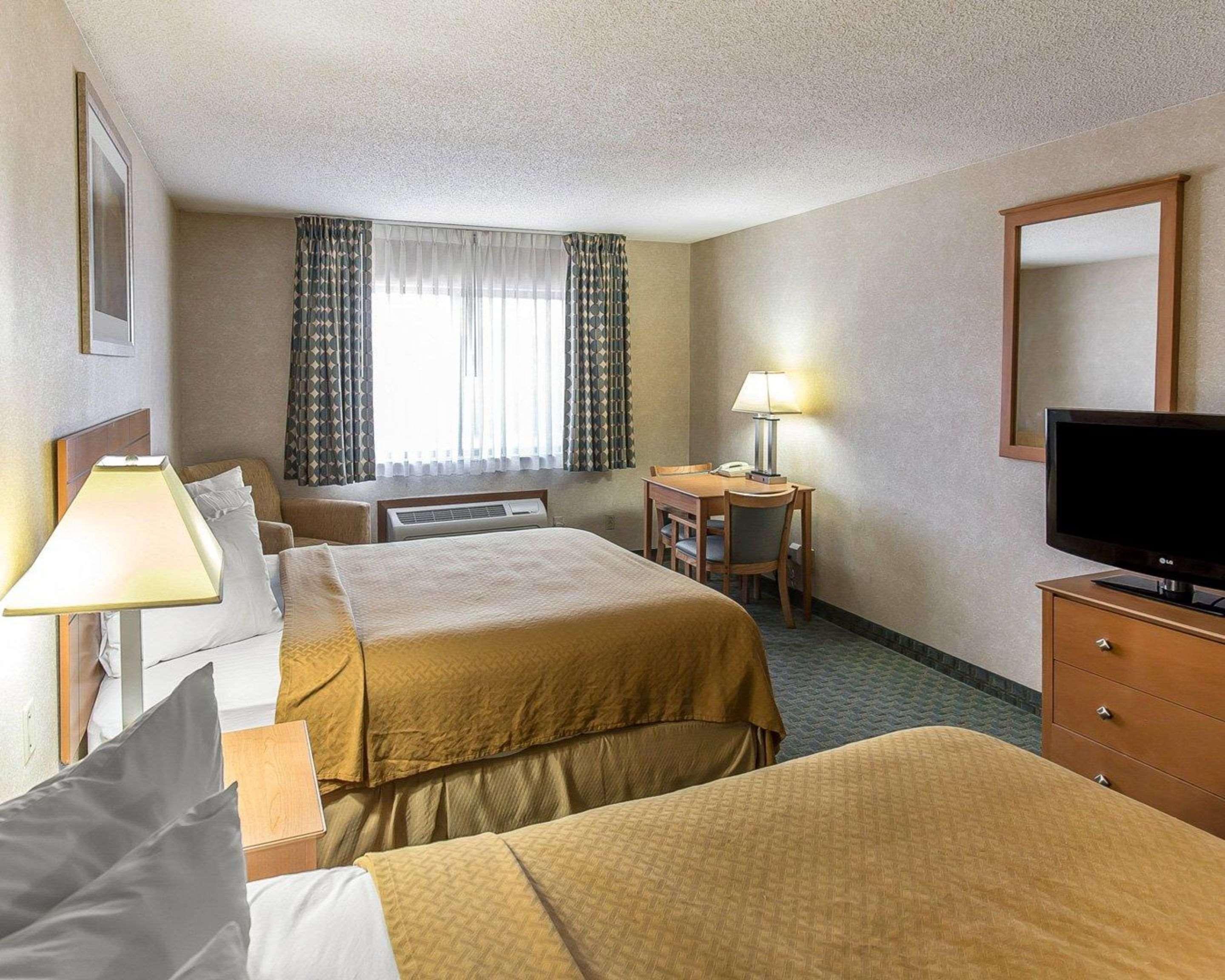 Quality Inn At Collins Road - Cedar Rapids Exterior foto