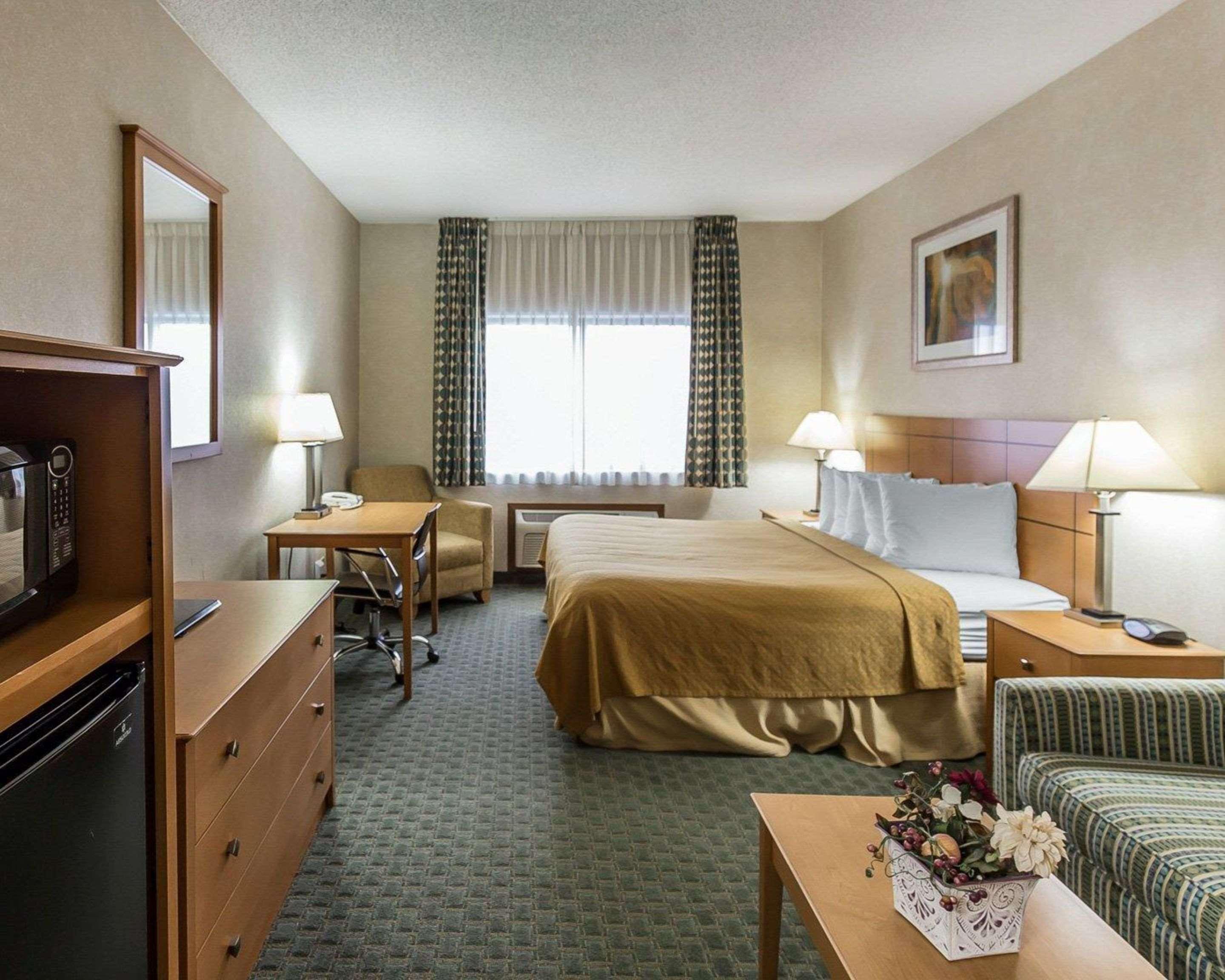 Quality Inn At Collins Road - Cedar Rapids Exterior foto