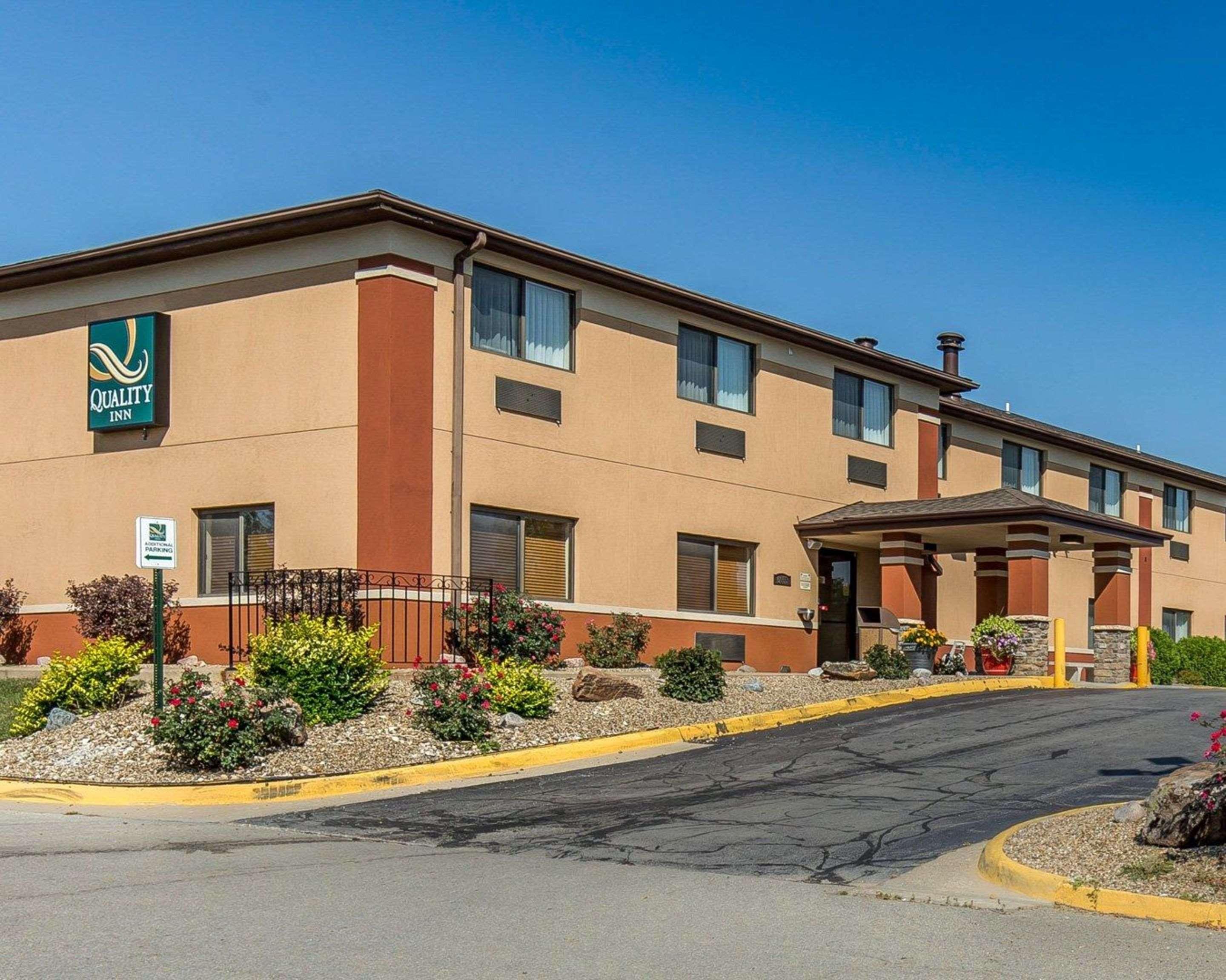 Quality Inn At Collins Road - Cedar Rapids Exterior foto