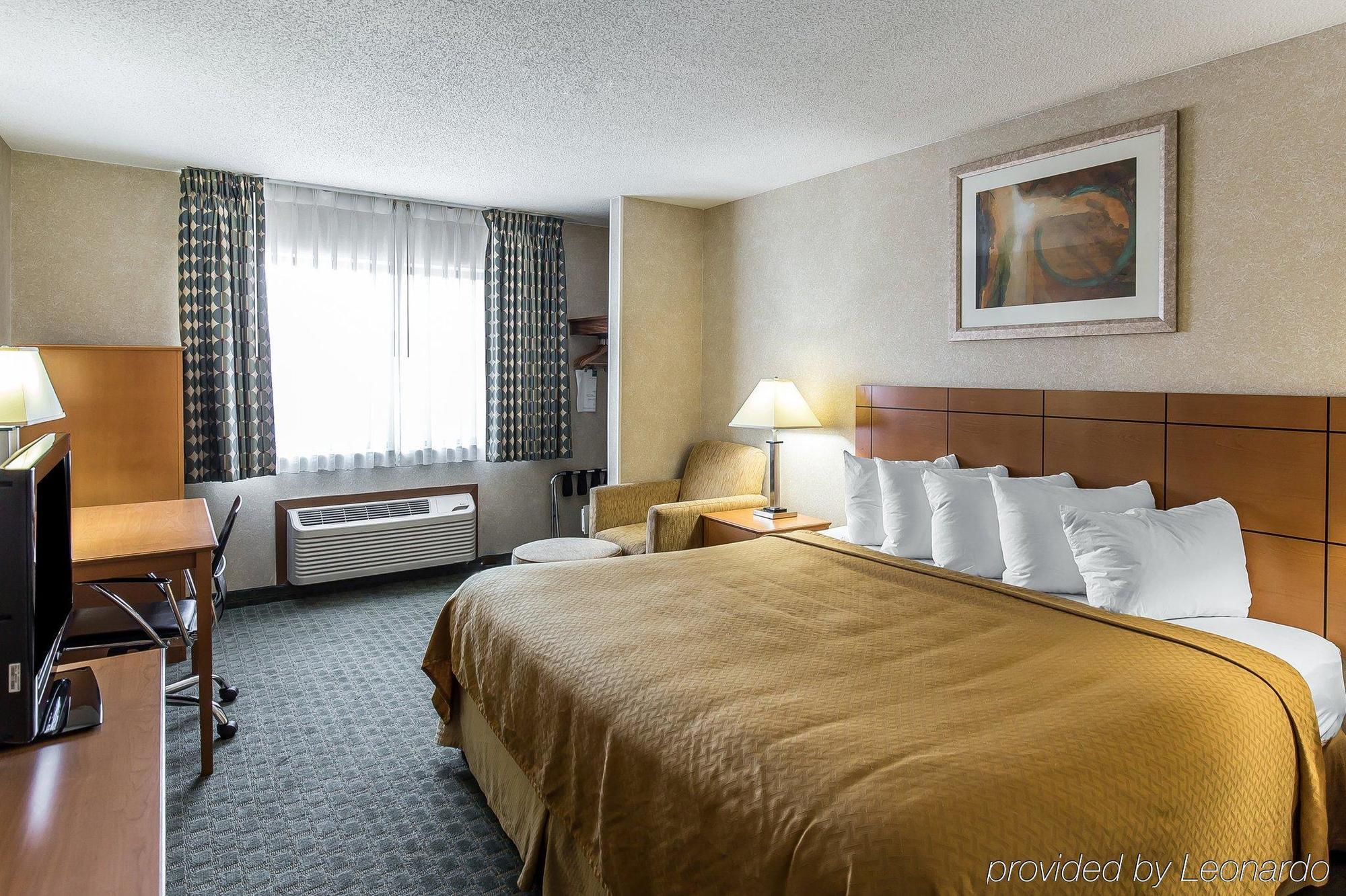Quality Inn At Collins Road - Cedar Rapids Exterior foto